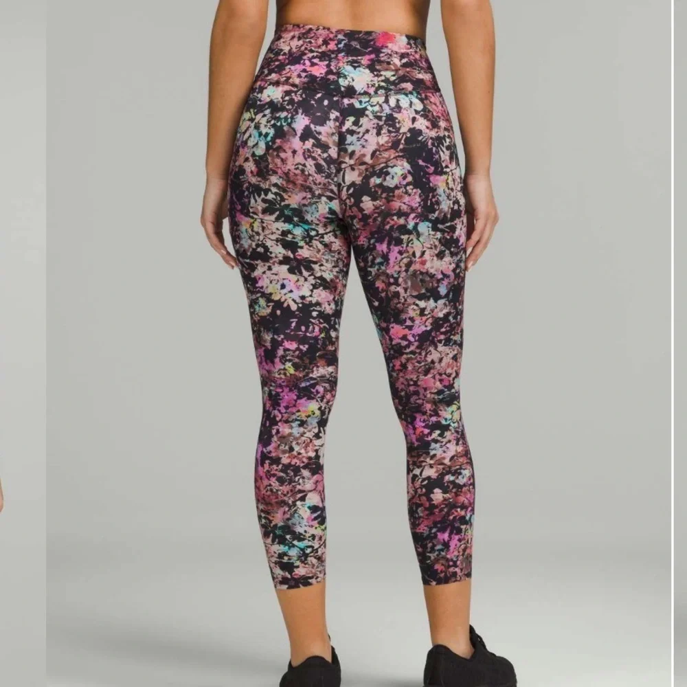 Lululemon Base Pace High-Rise Crop 23
